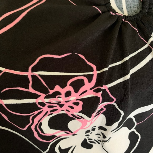 Black and Pink Blouse - Picture 4 of 5